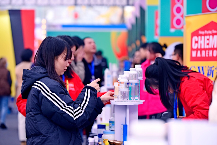 展出现场。成都市商务局供图