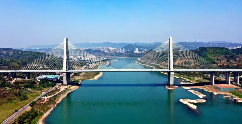 铁路跨江大桥。中国国家铁路集团有限公司供图