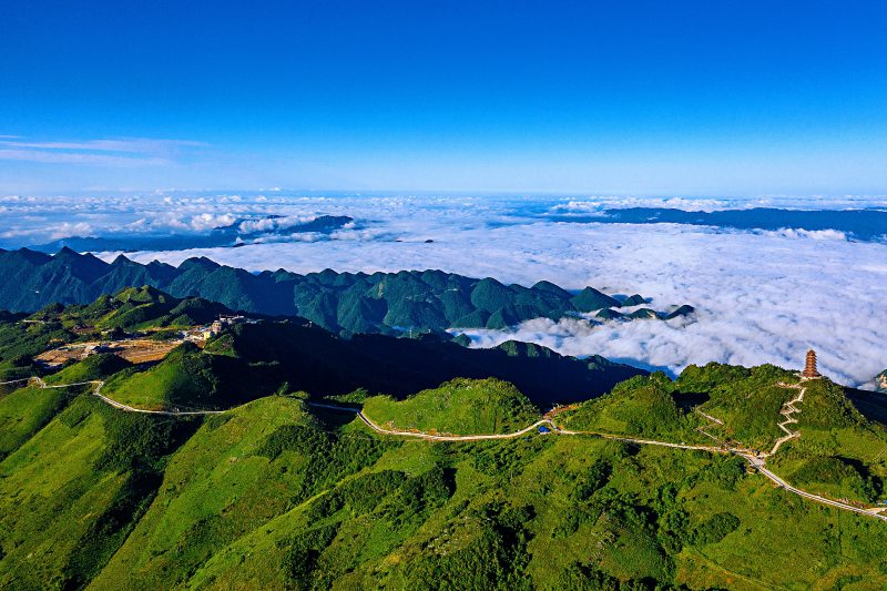 巴山大峽谷羅盤雲海。王利、向海濤供圖