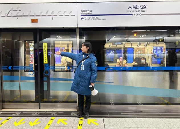 地铁工作人员。成都轨道集团 廖雪芝供图