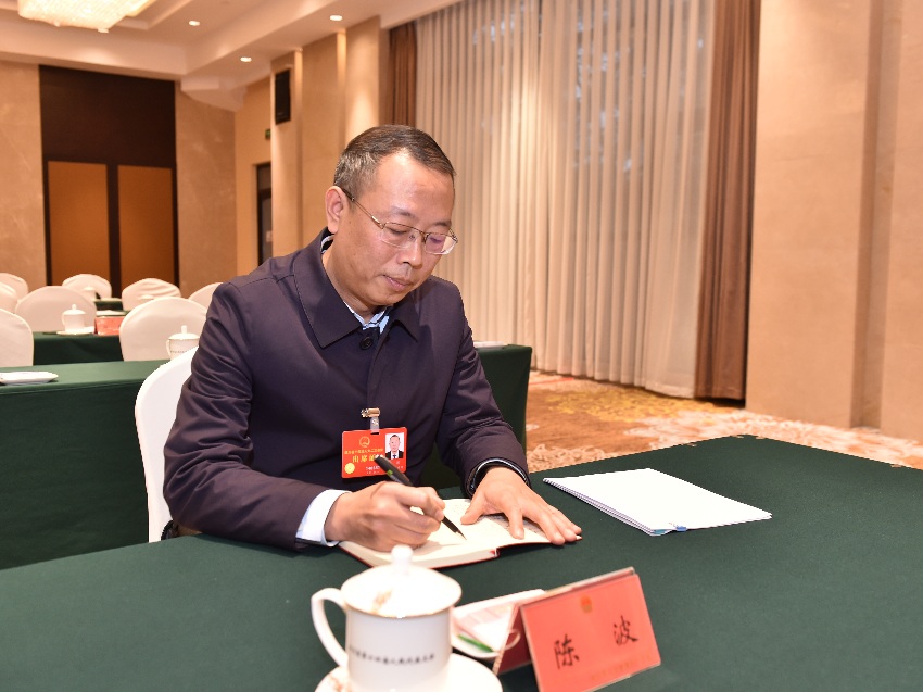 省人大代表，内江市自然资源和规划局党组书记、局长陈波。受访者供图