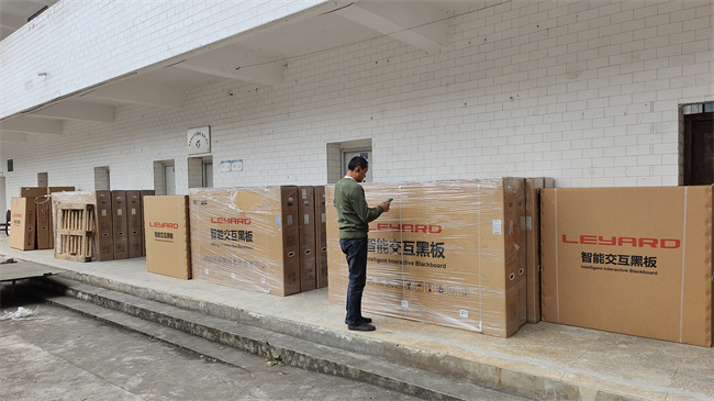 爱心物资到达荣县部分学校。张丽供图