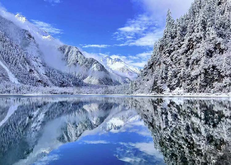 剛下雪后的鏡海。九管局供圖