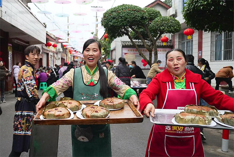 端上美食。叙州区融媒体中心供图