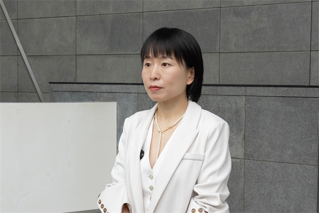極米科技副總裁郭雪晴介紹企業的發展。極米公司供圖