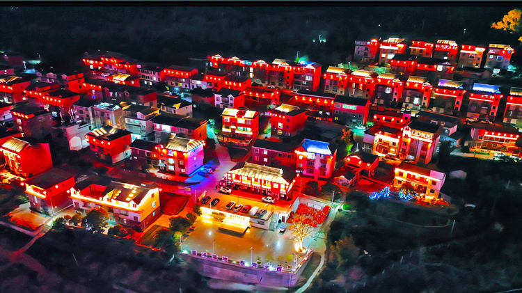 何家渡社区夜景。利州区委宣传部供图