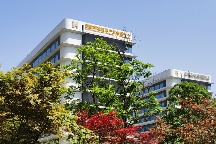 国家精准医学产业创新中心。成都高新区税务局供图