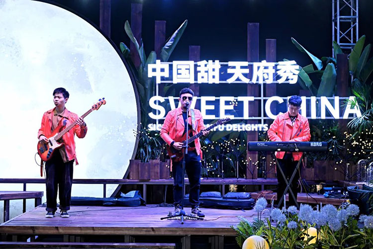 乐队演唱现场。天府新区融媒体中心供图