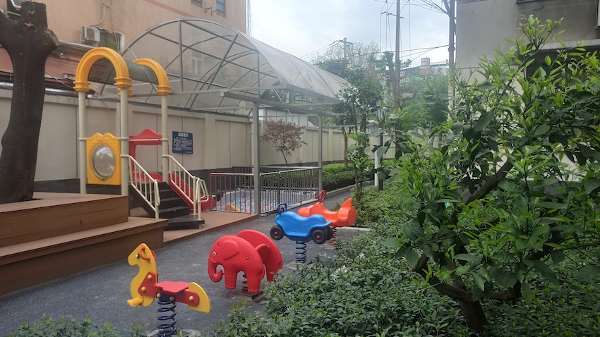 改造后的同馨苑設置了兒童專屬活動區域，居民遛娃有了好去處。社區供圖