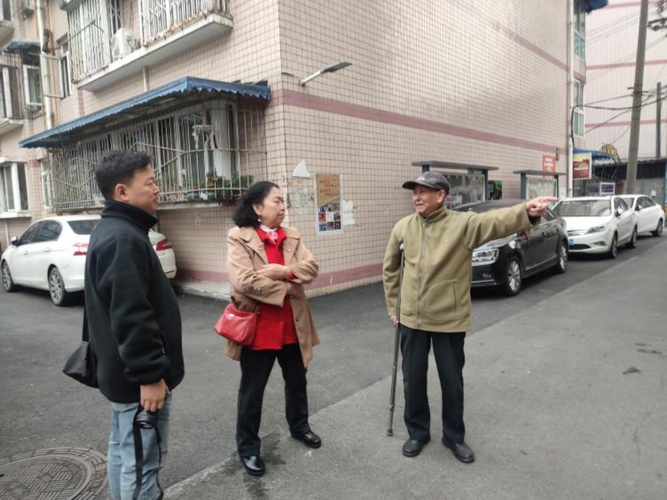 了解居民需求，是同善橋橫街9號院院落自治委員會負責人蔣春蓉的日常。社區供圖