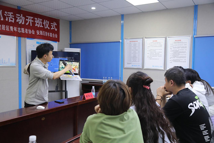 工地攝影課。范晶供圖