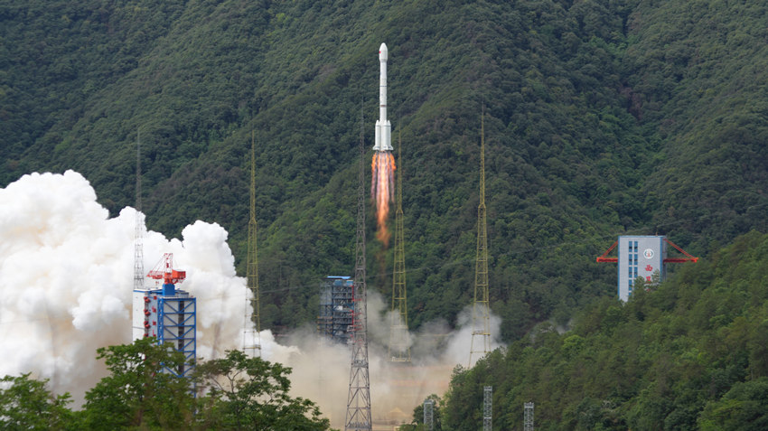 发射升空。西昌卫星发射中心供图