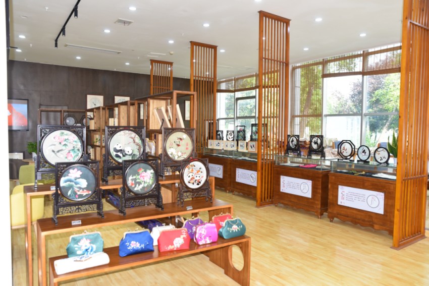 “绣缘红”美丽工坊。成都市残联供图