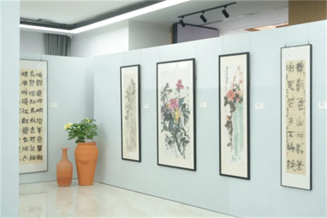 “书香政协 画说彭州”牡丹山水主题书画展。主办方供图