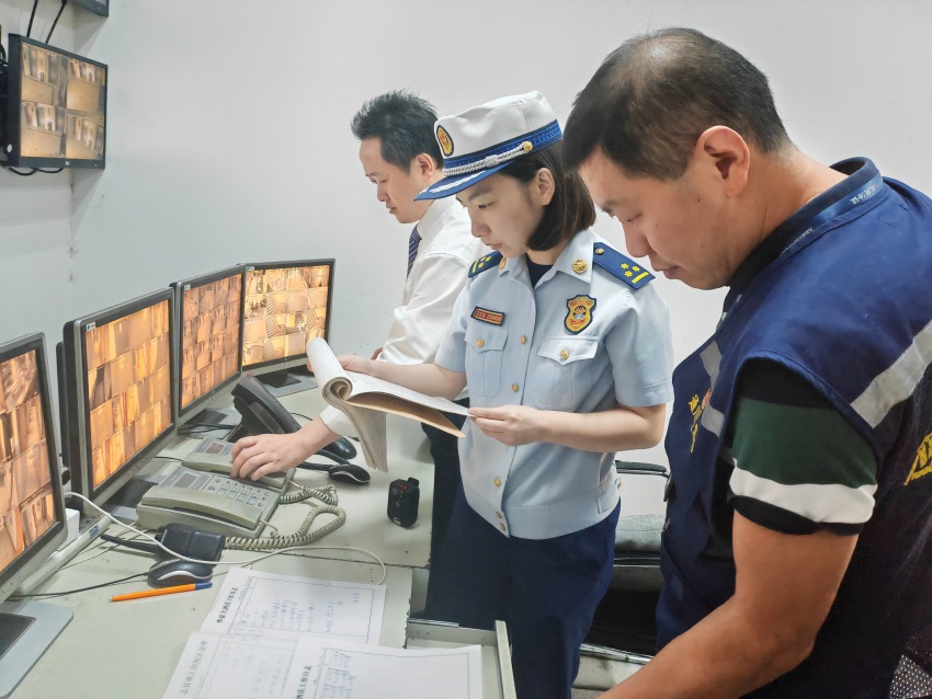 达州消防联合应急局开展高考食宿场所开展消防安全专项检查。四川省消防救援总队供图