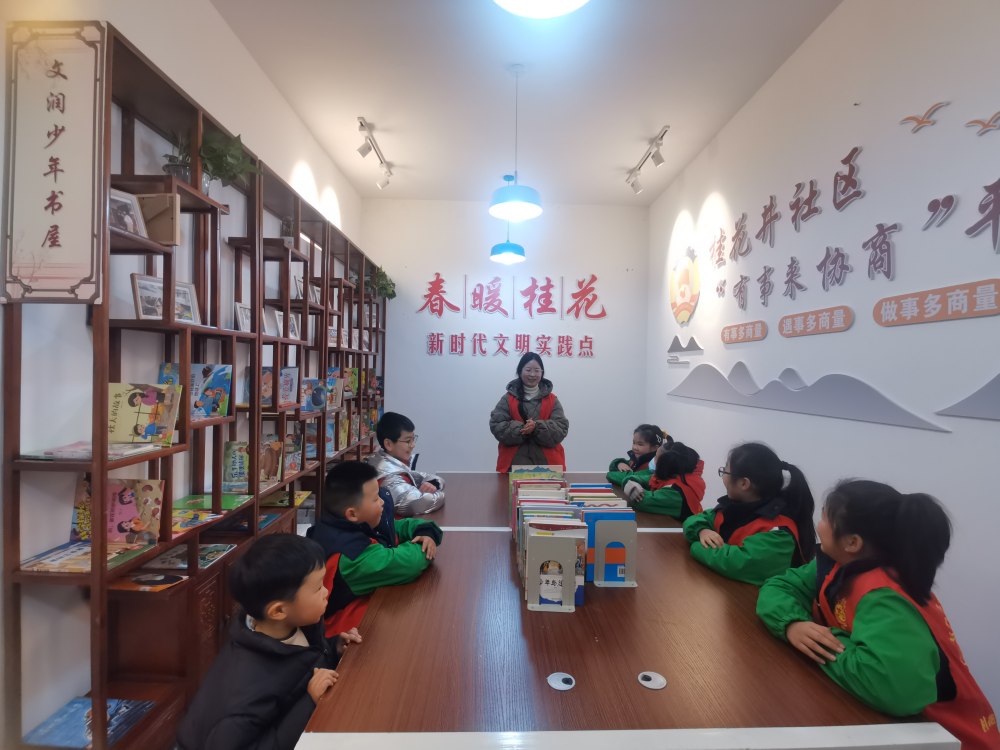 資溪學府小區愛心書屋。資陽市文明辦供圖