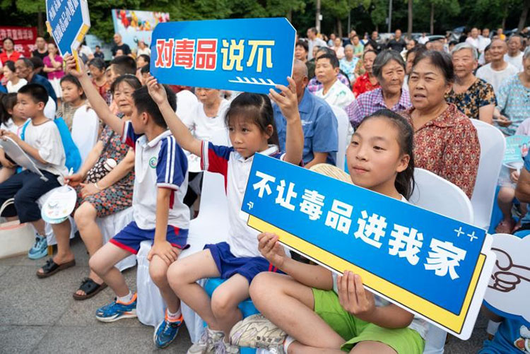 活动现场，小朋友积极参与互动。主办方供图
