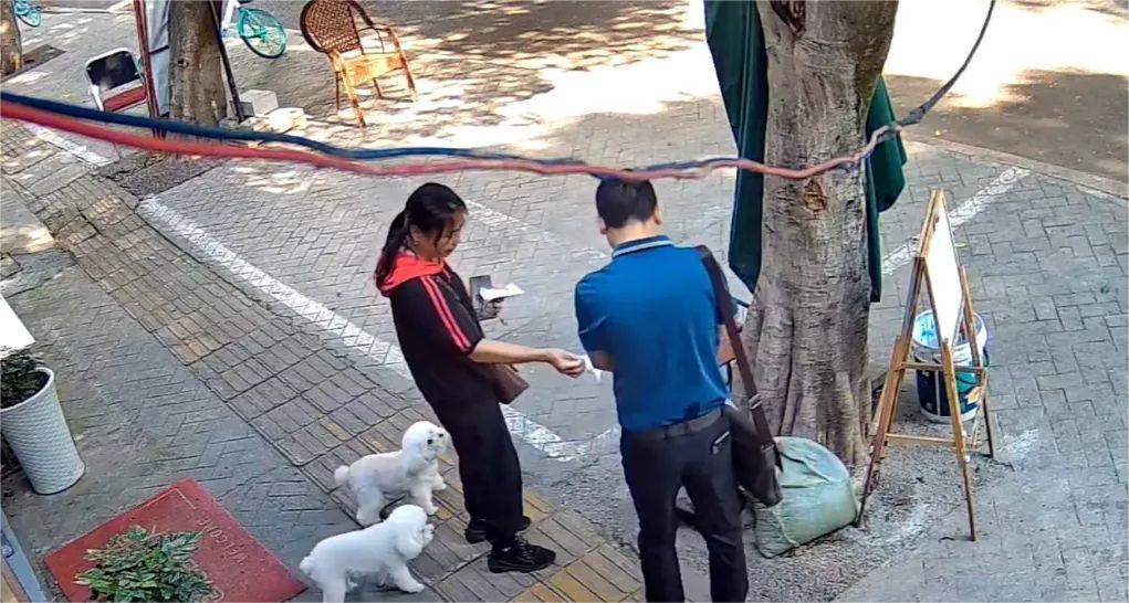 狗主人以为陈某被咬。资阳市公安局供图