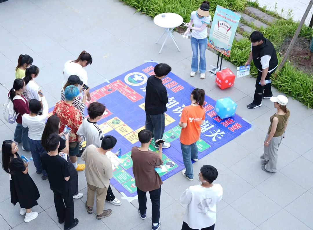 禁毒主题游园会。资阳市禁毒委员会供图