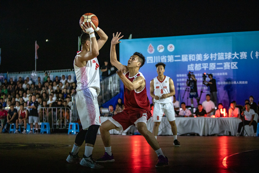 比赛现场。何为摄