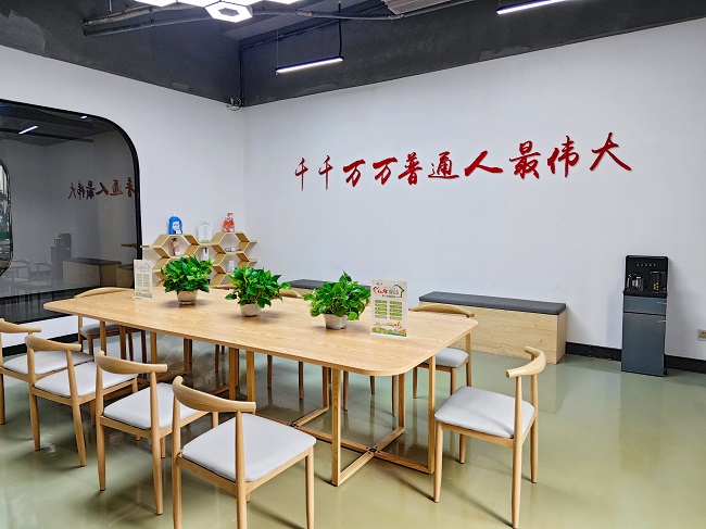 舒适的“红蜂驿站”休息环境。张庆麟供图