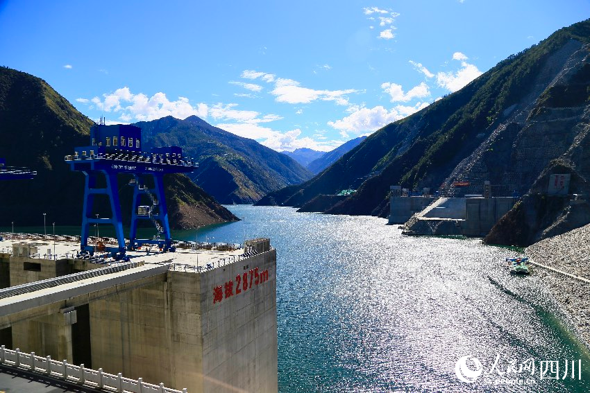 位于甘孜州雅江县两河口混蓄电站，场址海拔3000米，是我国海拔最高的大型混合式抽水蓄能项目。人民网记者 朱虹摄