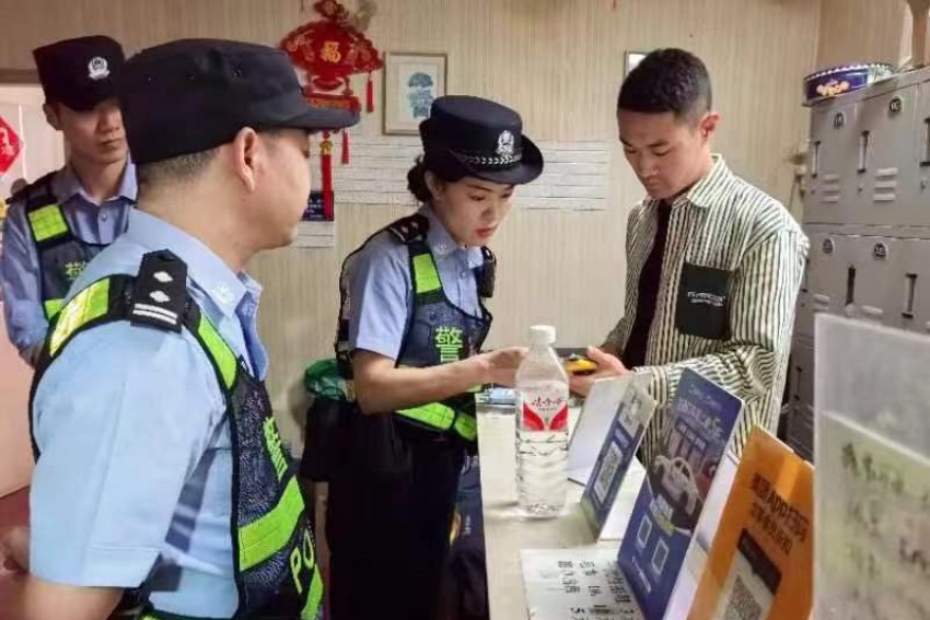 夏季治安打击整治专项行动。成都公安供图