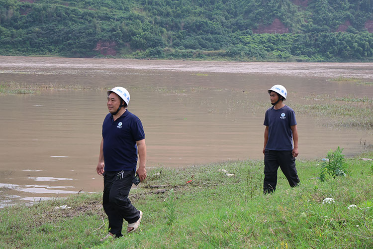 當地村民開展巡河護河。翠屏區融媒體中心供圖