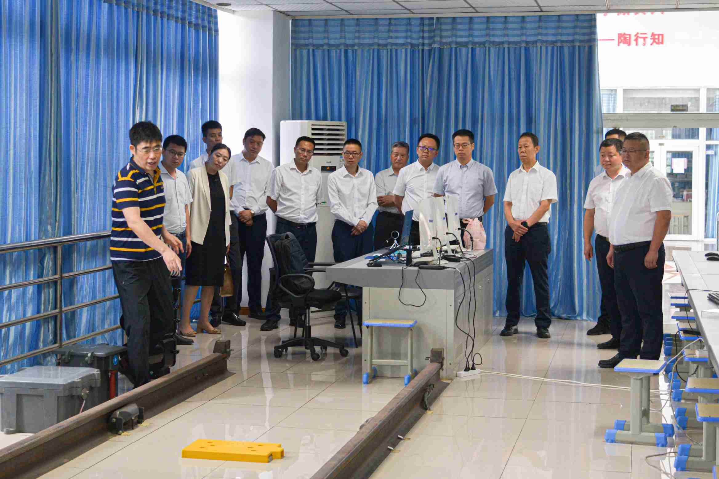 参观高校项目。金堂县委宣传部供图