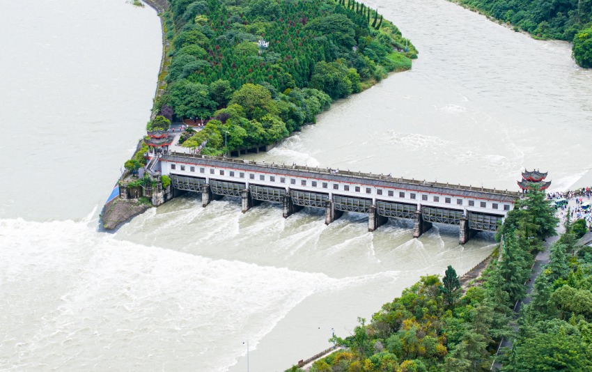 过境洪峰。四川省都江堰水利发展中心供图