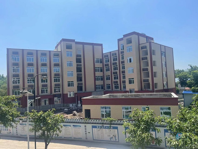 加快推进双石镇区域养老服务中心建设项目。荣县融媒供图