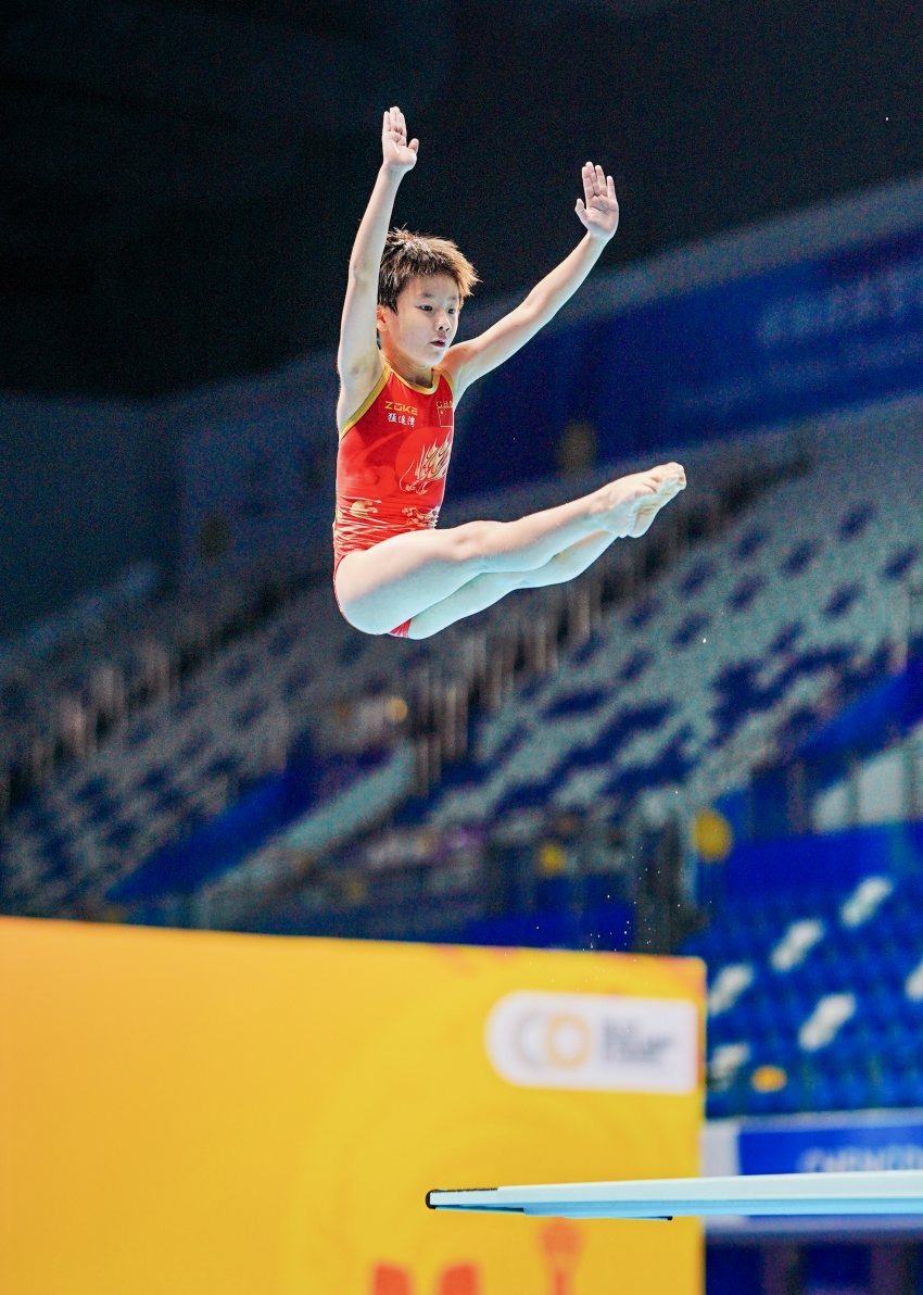 成都市第十五届运动会青少年组跳水比赛现场。简阳市融媒体中心供图