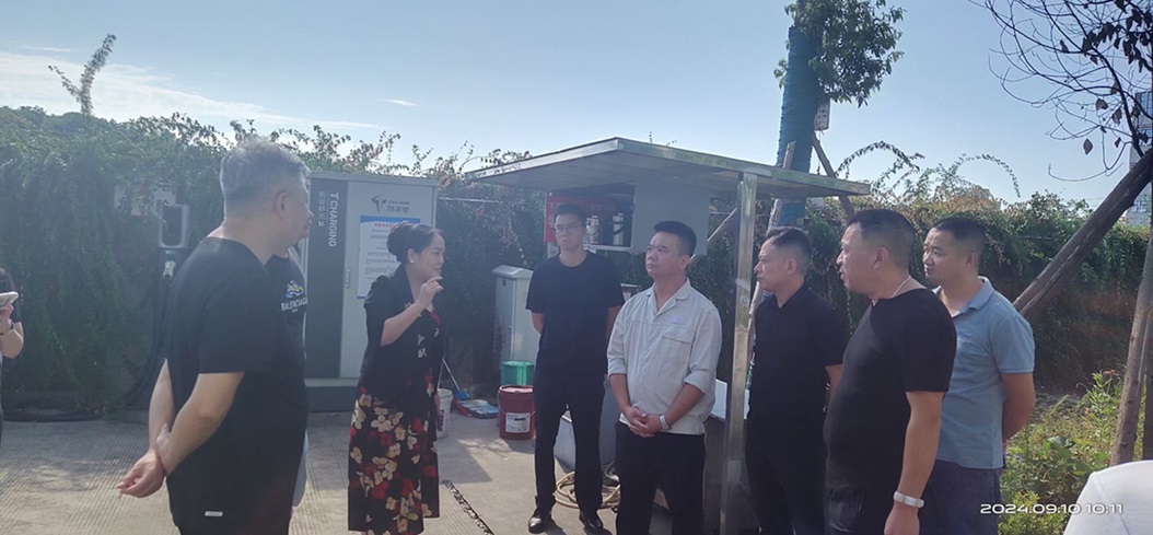 “专班+专员”“一对一”服务为企业解决难题。简阳融媒供图