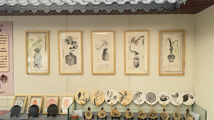 “五育並舉”成果展展示的學生作品。敘州區融媒體中心供圖