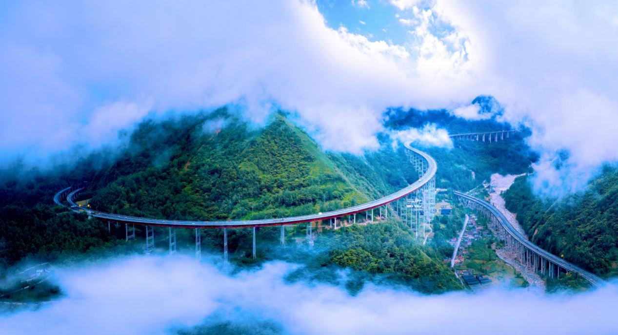 雅西高速甘海子大橋。蜀道集團供圖