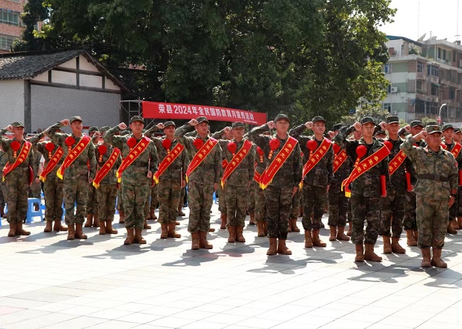新兵出征仪式现场。蒋兵供图