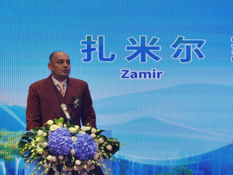 世界之美协会联席主席扎米尔致辞。九管局供图
