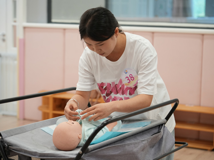 幼儿护理。青羊区卫健局供图