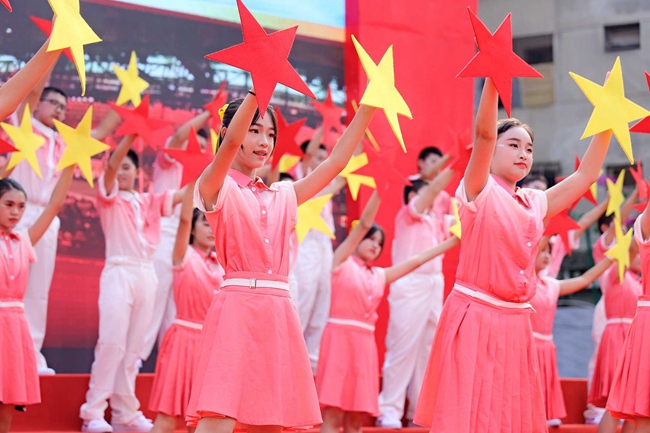 成都市棕北中學（科院校區）慶祝活動。學校供圖