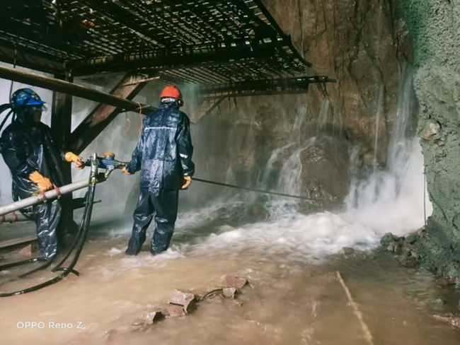 西昭高速公路贡觉高山隧道掘进近10公里。宋明供图