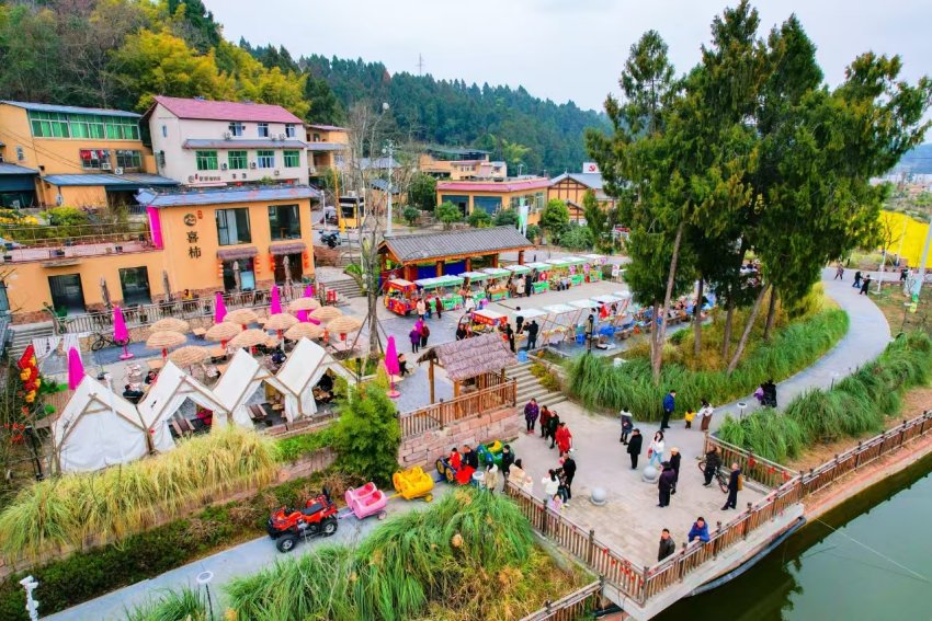 石钟镇前锋村。简阳融媒供图