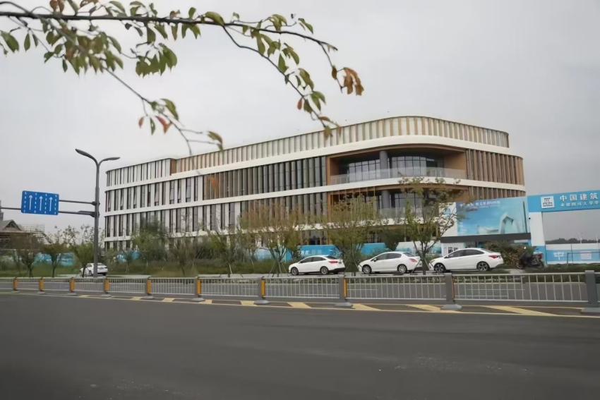 建设中的四川大学华西东部医院。成都东部新区供图