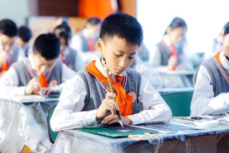 书法课《赏楷书之美——颜真卿》。成都市盐道街小学供图