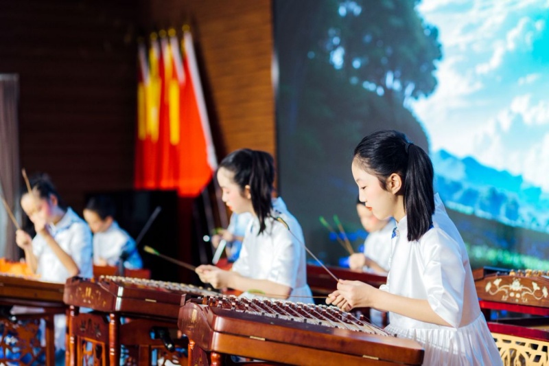 扬琴重奏《天空之城》。成都市盐道街小学供图