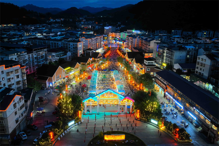 青川县城夜景。青川县融媒体中心供图