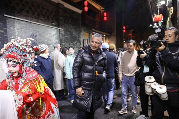 嘉宾打卡。青羊区融媒体中心供图