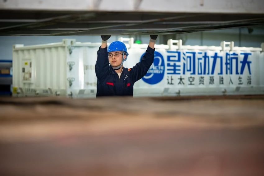 火箭部件装载。韩成玺供图