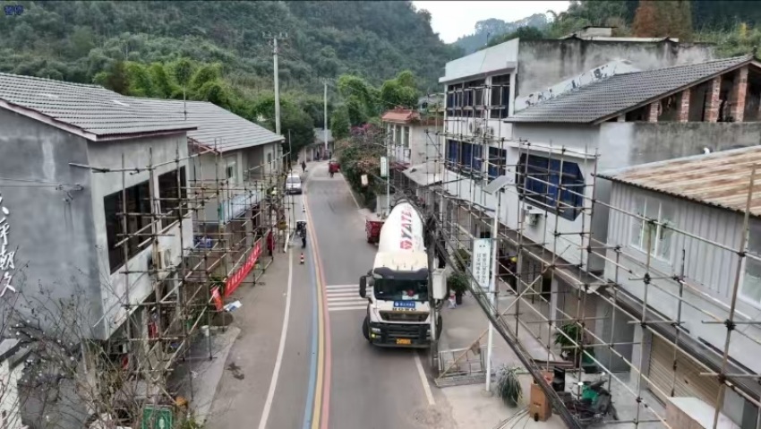 农村风貌改造中。罗宇豪摄