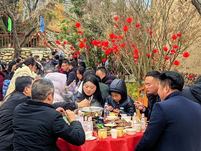 卫星发射场旁歌声美彝海结盟地里美食香PG电子下载(图2)