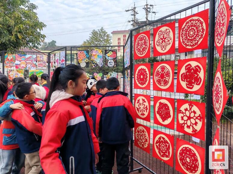 自贡沿滩区黄市小学举办书画比赛迎艾尚体育新年(图2)